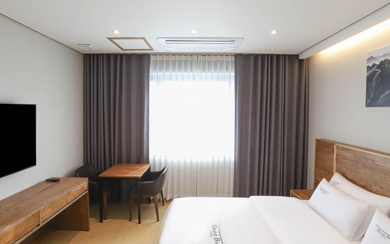 Hotel Grand Bay بوريونغ المظهر الخارجي الصورة