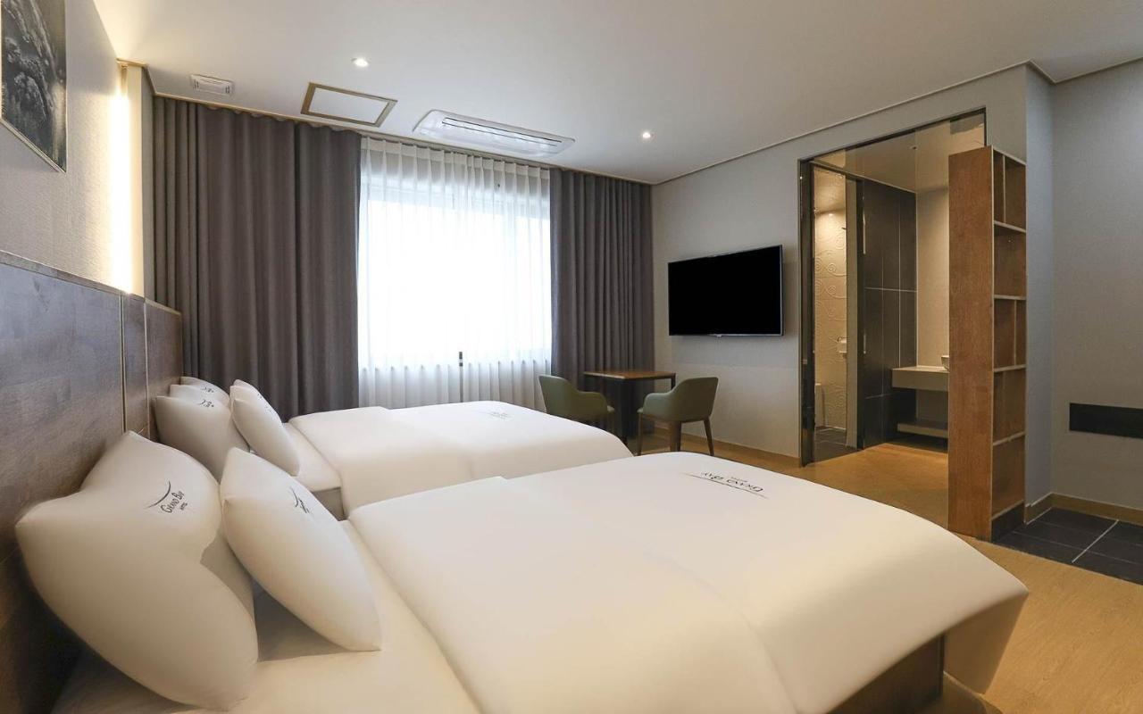 Hotel Grand Bay بوريونغ المظهر الخارجي الصورة