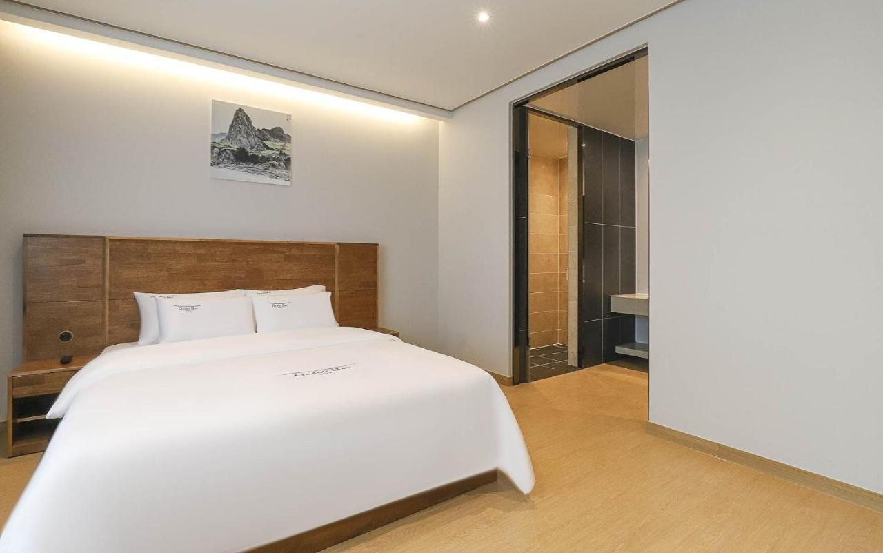 Hotel Grand Bay بوريونغ المظهر الخارجي الصورة