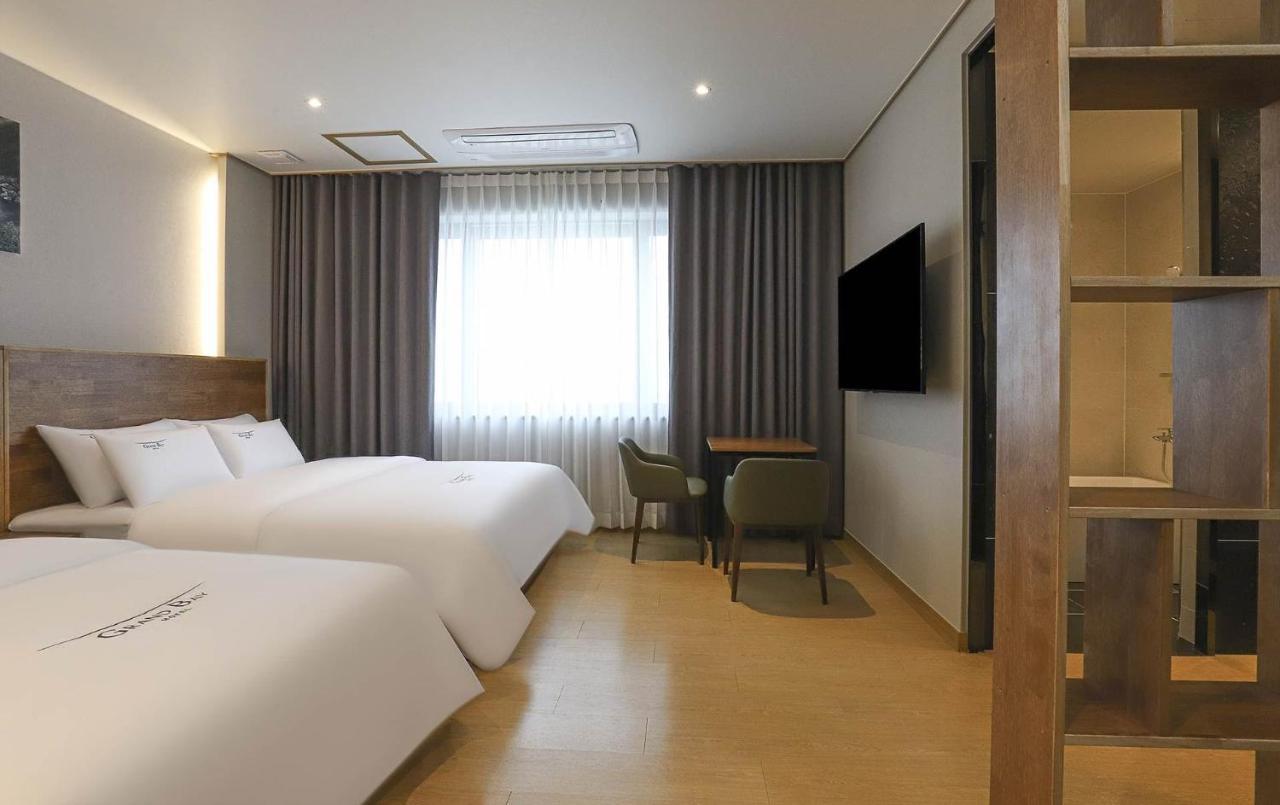 Hotel Grand Bay بوريونغ المظهر الخارجي الصورة